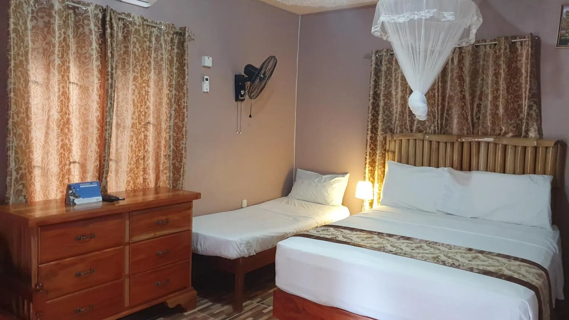 ベッド・アンド・ブレックファスト Mesmerize Guest House ポート・アントニオ