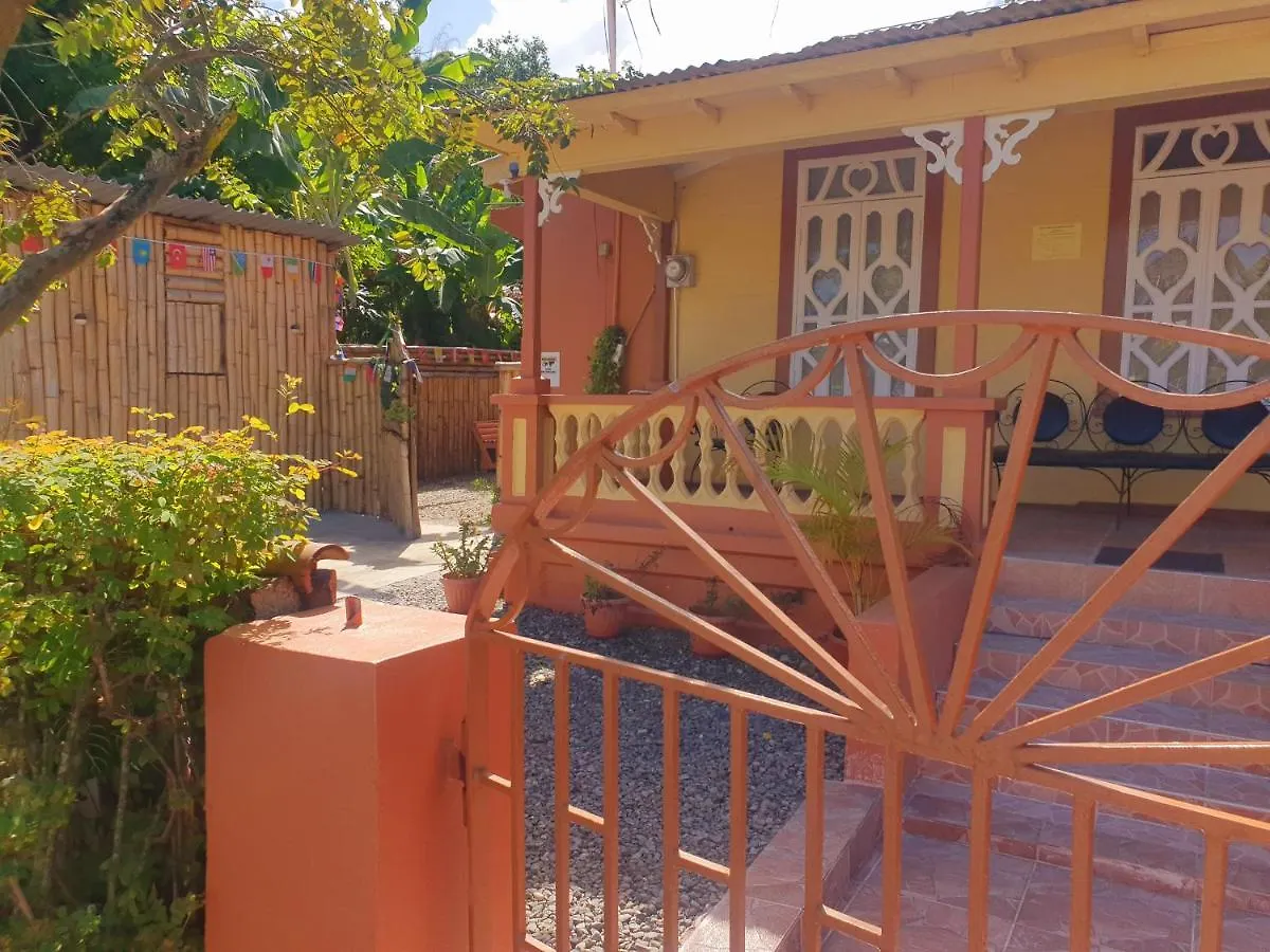 فندق مبيت وإفطار بورت أنطونيو Mesmerize Guest House